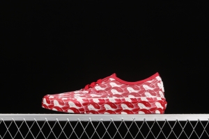 Opening Ceremony x Vans Authentic Yang Chao co-named the same red and white Yin Yang Snake low upper board shoes VN0A348A43Z