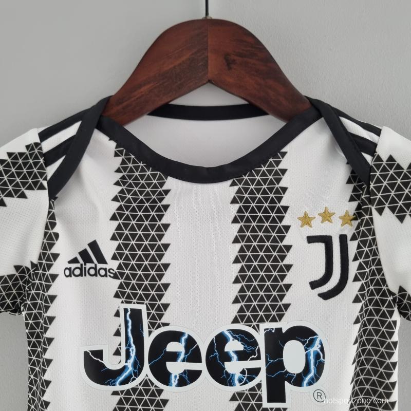 22/23 Juventus Home Baby KM#0030 9-12 Soccer Jersey