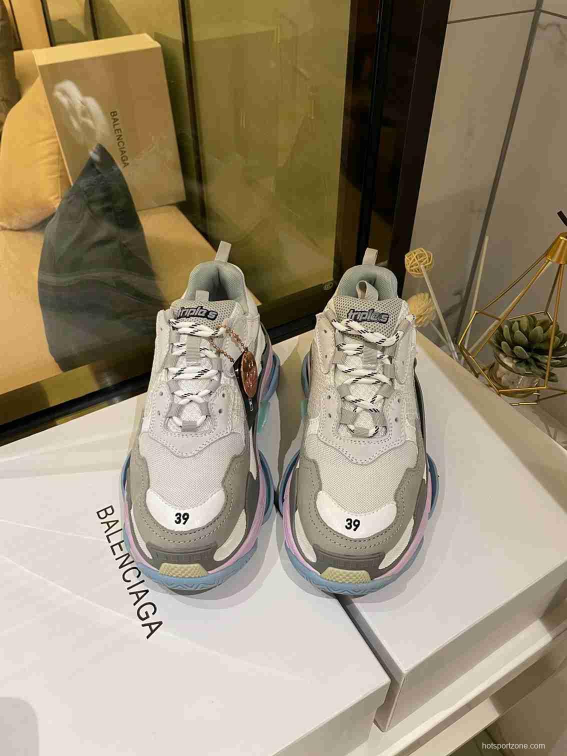 Men/Women Balenciaga Triple S Sneaker Grey Item Ab5580330