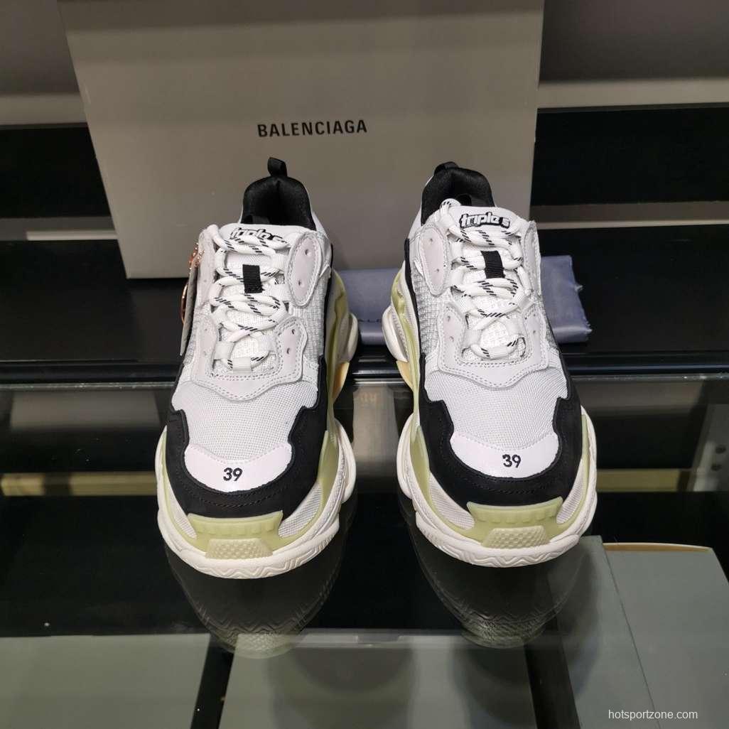 Men/Women Balenciaga Triple S Sneaker White/Black Item Ab5580330