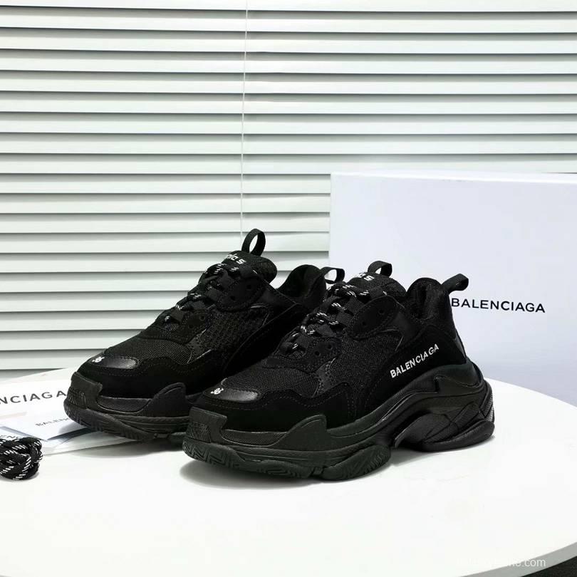 Men/Women Balenciaga Triple S Black Sneaker Item 6380340