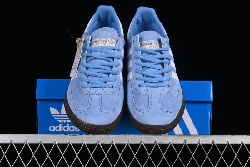 Adidas Handball Spezial Retro Casual Sneakers with Suede Upper and Gum Rubber Outsole - BD7632