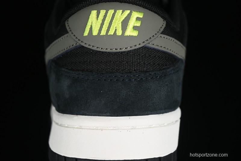 Nike Dunk Low SB Skateboarding Shoes - 302517-236