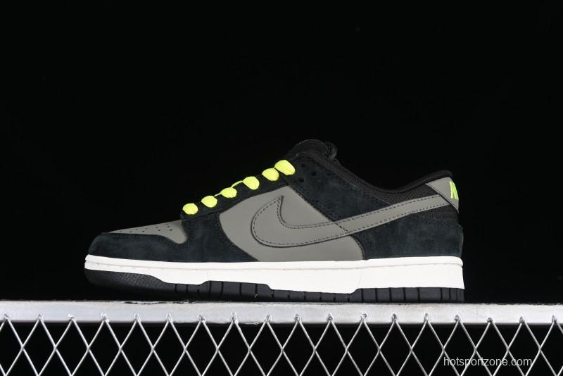 Nike Dunk Low SB Skateboarding Shoes - 302517-236