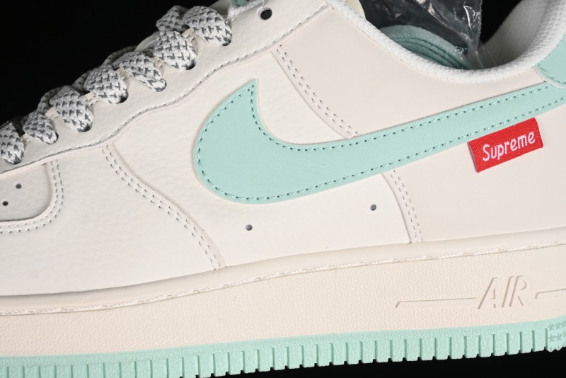 Supreme x Nike Air Force 1 '07 Low Collaborative Sneakers in Youthful Green - HD1968-023