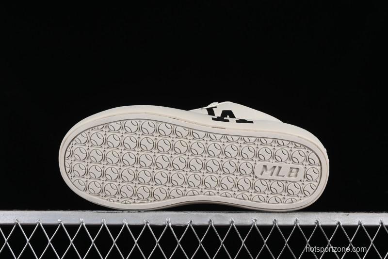 MLB Chunky Classic Base New York Yankees Lightweight Platform Casual Sneakers - 3ASXCCB4N07CRS