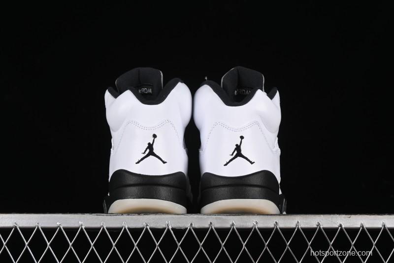 Nike Air Jordan 5 Retro Basketball Shoes in White/Silver/Black - DD0587-110