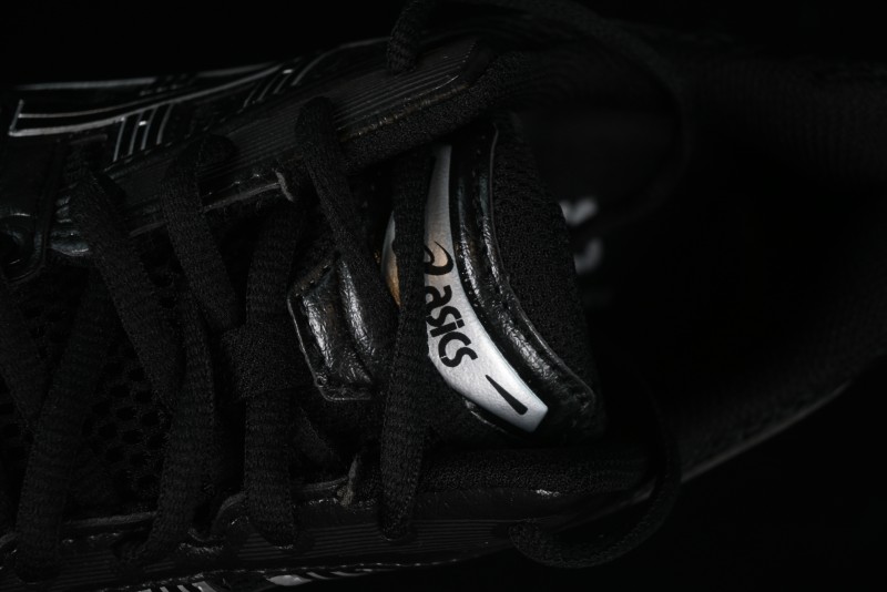 Asics Gel-Kayano 14 Running Shoes with Breathable Design and Professional Cushioning - 1201A019-006