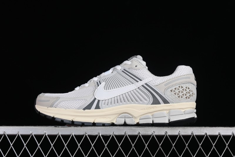 Nike Zoom Vomero 5 SP Retro Casual Running Shoes with Lightweight EVA Midsole - HF0731-007