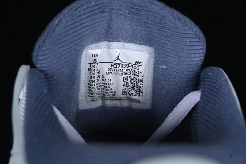 Nike Air Jordan 4 Remastered Retro Sneakers in Sky Blue - FQ7939-101