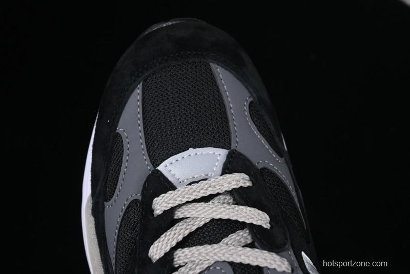 New Balance Made In USA 992 Classic Retro Running Sneakers with Superior Comfort - M992BK