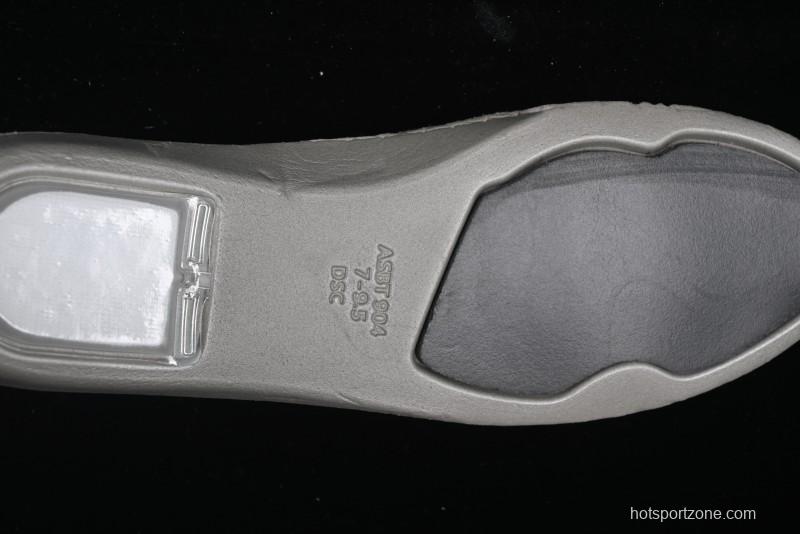 Nike SB Dunk Low Premium Skateboarding Shoes in Black and White - FN5880-001