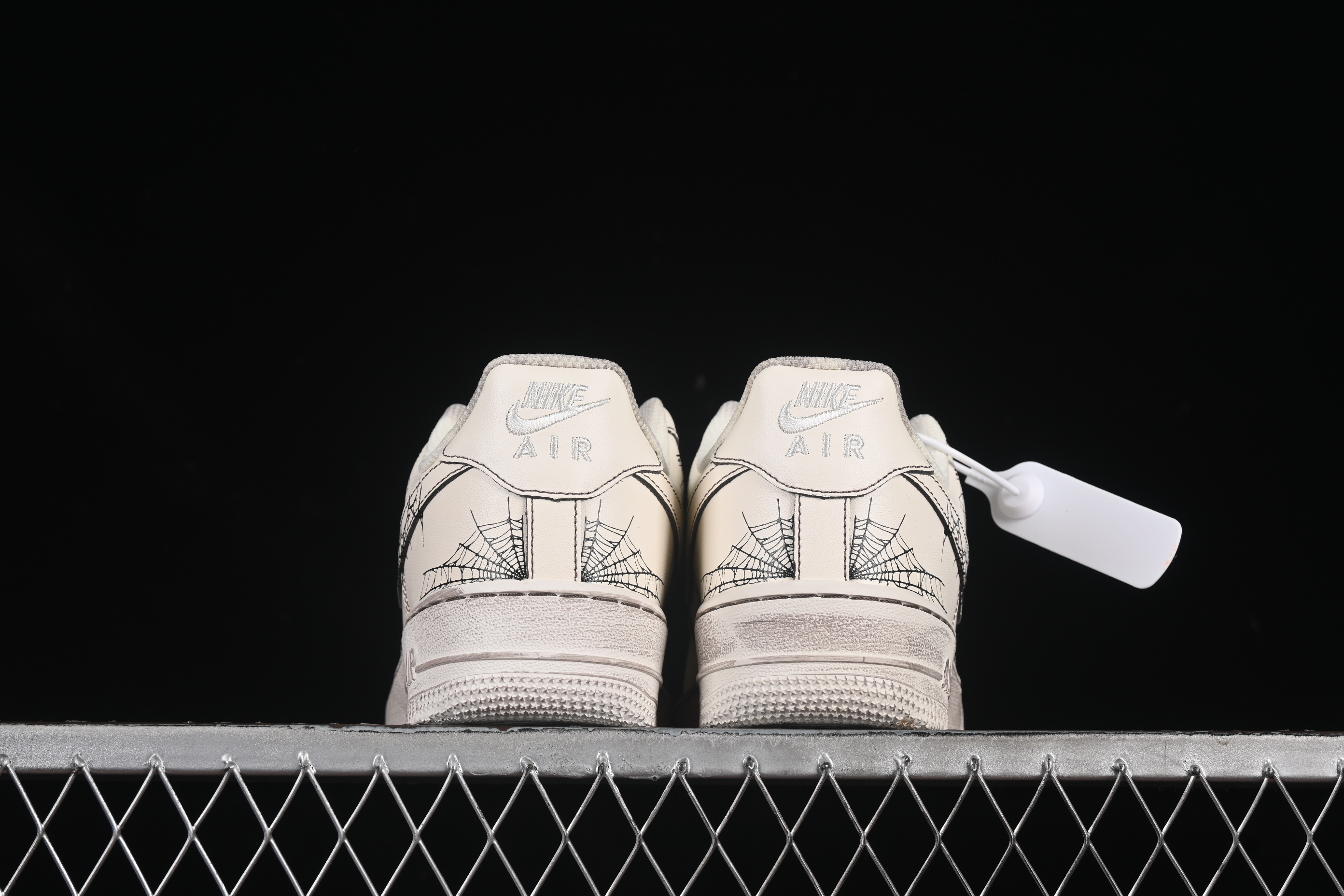 Nike Air Force 1'07 Low Casual Sneakers with Vintage Spider Web Design - 315221-333