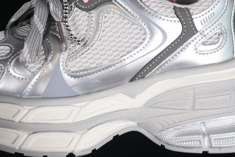 GG-CC Thick Sole Casual Running Shoes with Fashionable Design - G25S2507 Silver