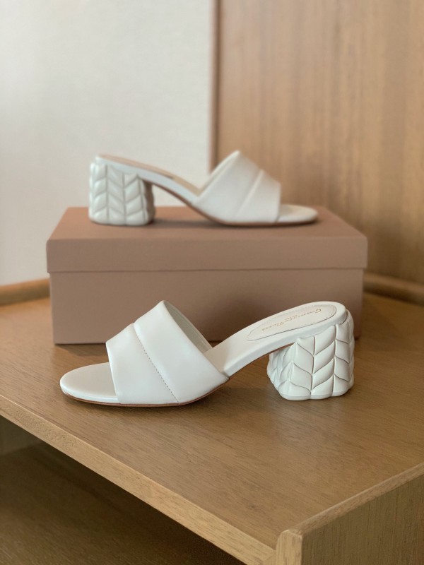 2025 Women Gianvito Rossi White Leather Slippers KFY00260