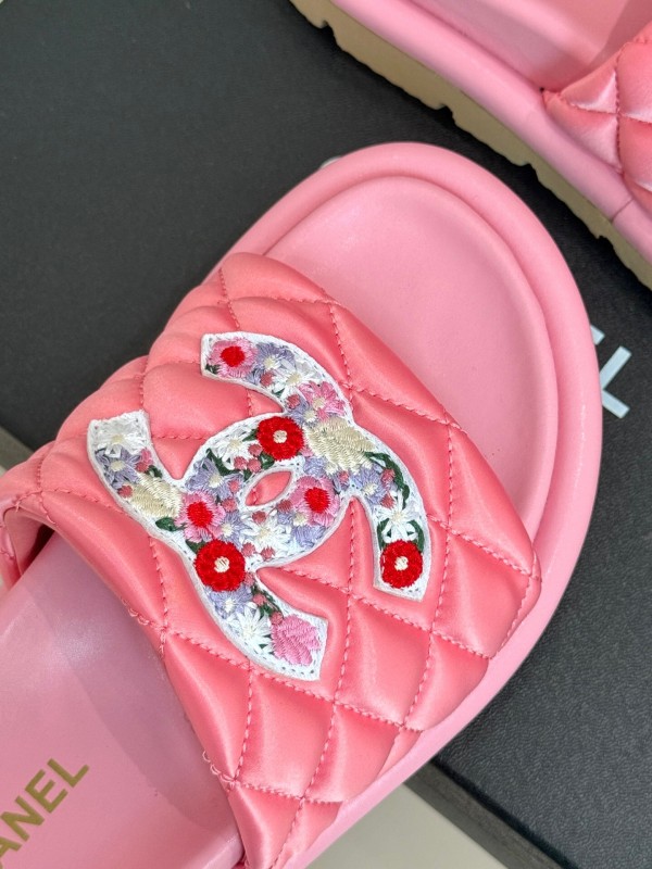 2025 CHANEL Pink Quilted Leather Slippers KFY00260