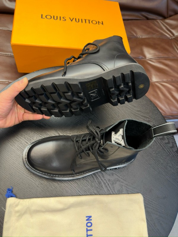 2024 Men Louis Vuitton Black Calf Leather Casual High Top MJ00440