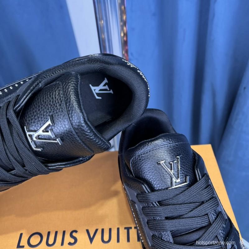 2025 Men Louis Vuitton Black Leather LV Trainer