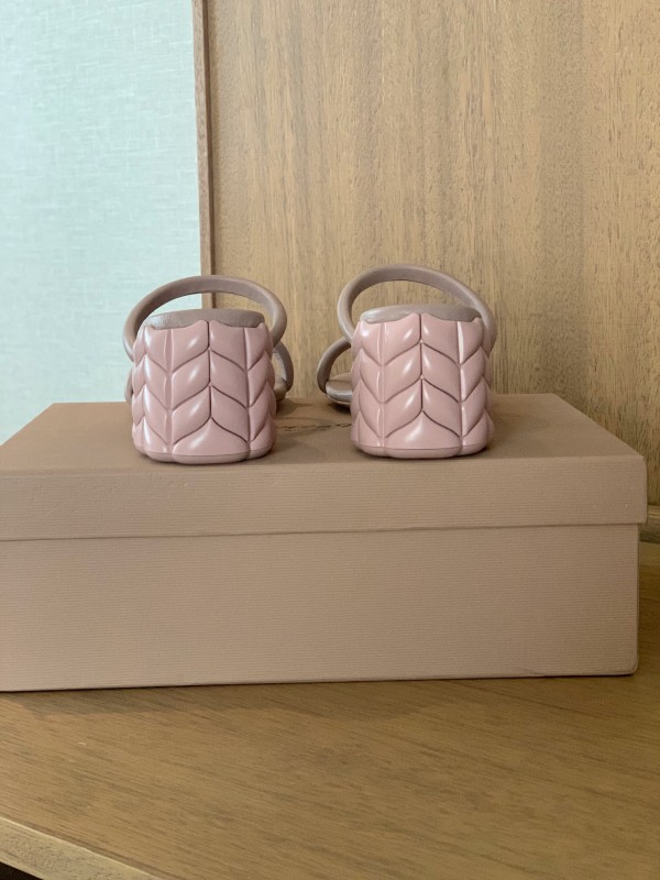 2025 Women Gianvito Rossi Beige Leather Slippers KFY00260