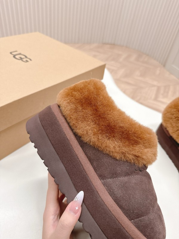 2024 Women UGG Brown Sheepskin Slippers MJ00280