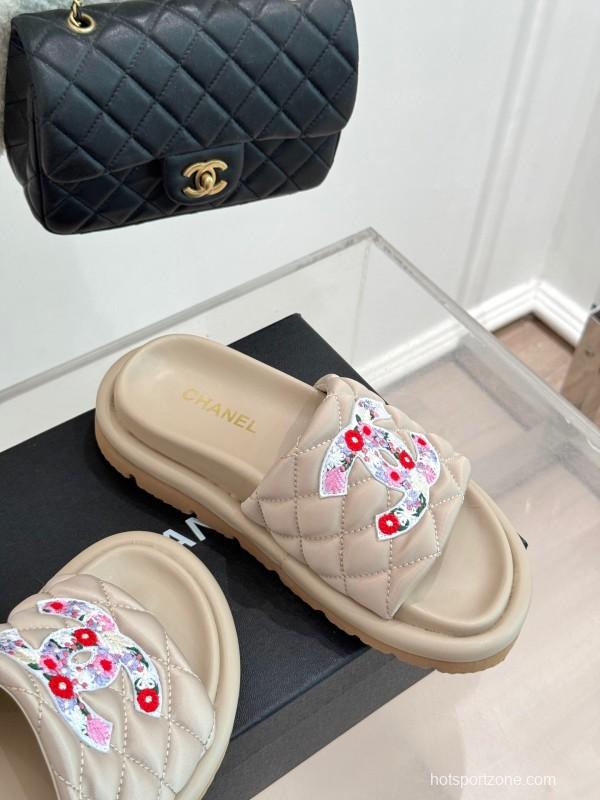 2025 Slippers Chanel Beige Silk Floral Pattern
