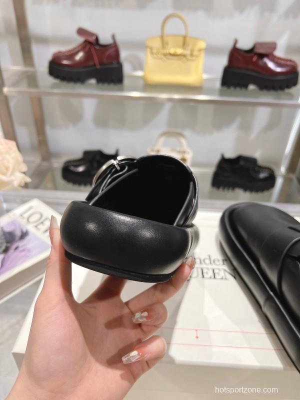 2025 Unisex Alexander McQueen Black Leather Mule Shoes Flexion Anatomical Sole KFY00300