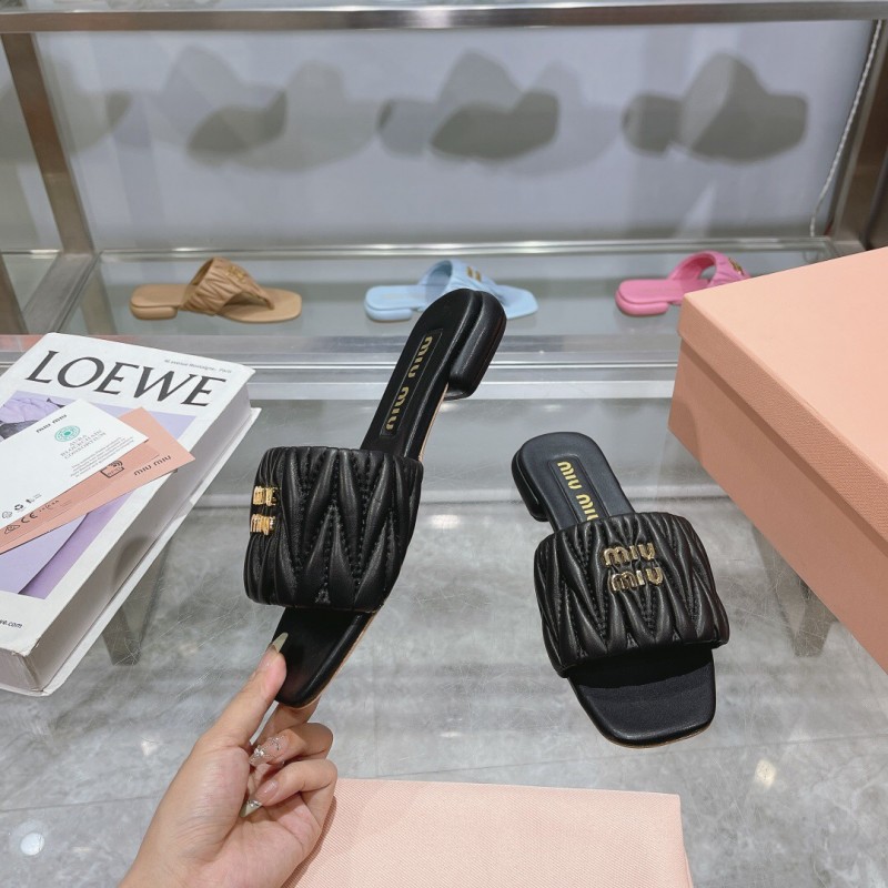 2025 Miumiu Black Leather Slippers KFY00240