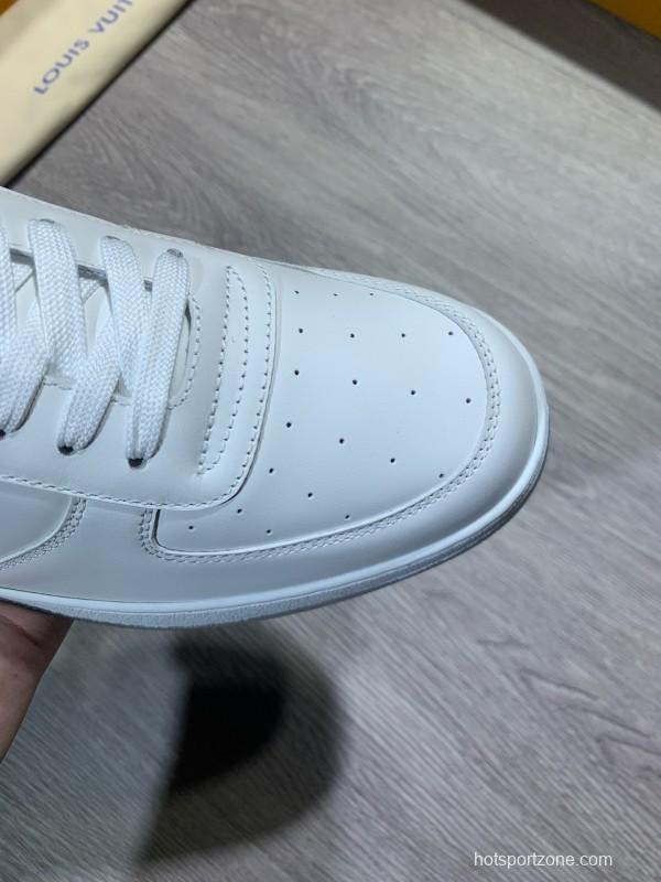 2024 Men Louis Vuitton White Leather Sneakers MJ00380