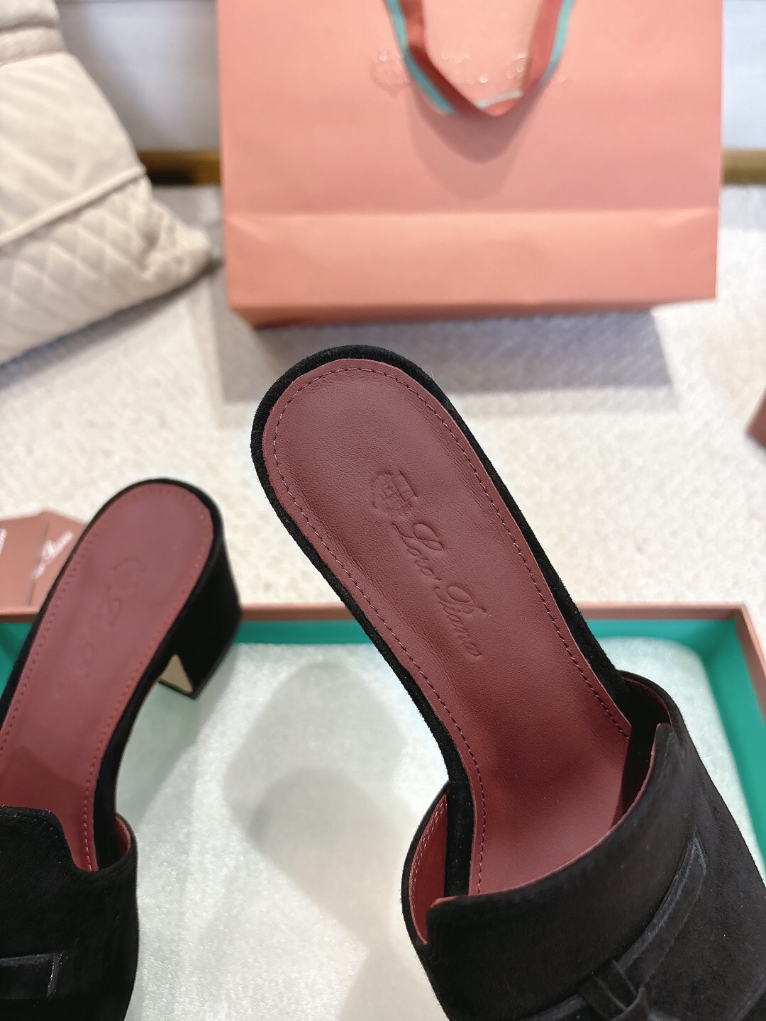 2025 Women LP Black Suede Sandals LY00290