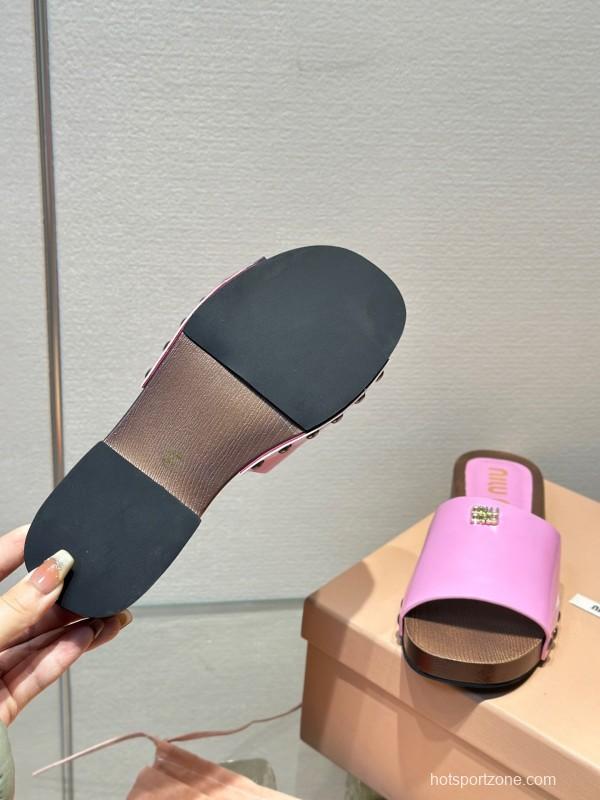 2025 Slippers Miumiu Purple Patent Leather Slippers KFY00230