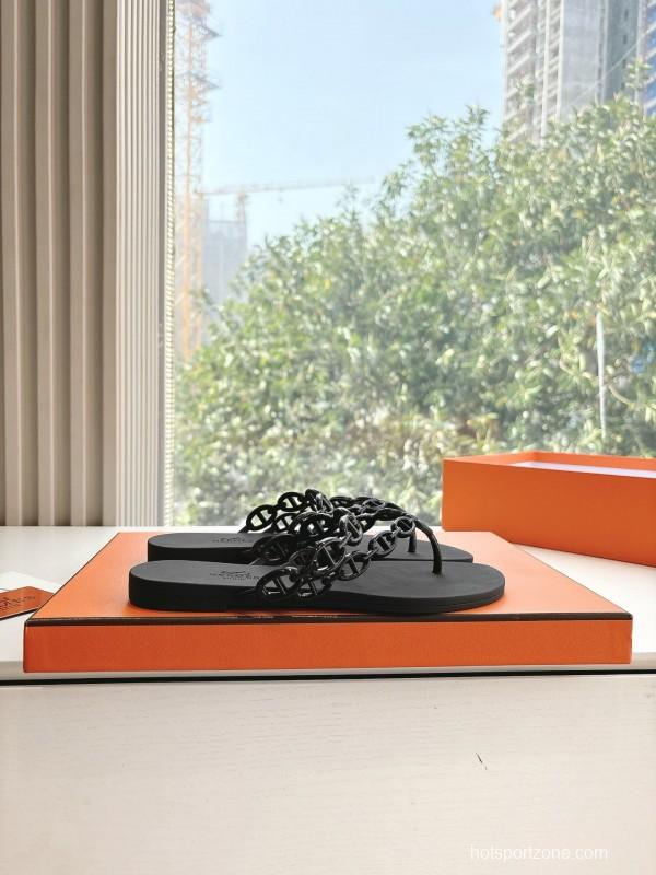 2025 Women Hermès Black Leather Chain Strap Flip Flop Sandals LY00360(F)