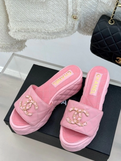 2025 Women Chanel Pink Leather Platform Slide Sandals