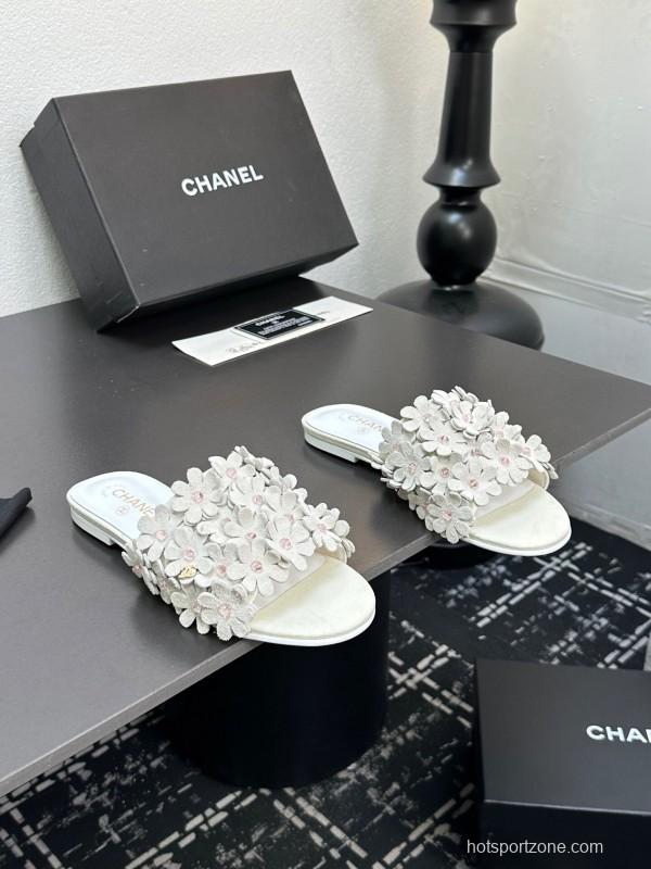 2025 Women Chanel White Leather Slippers