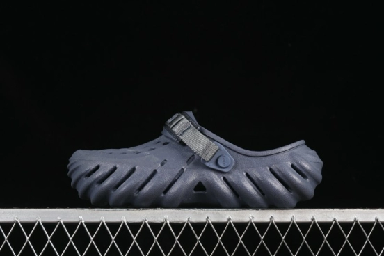 Crocs Bobs Flat Heel Closed Toe Slip-On Beach Clog Sandals - B.D4