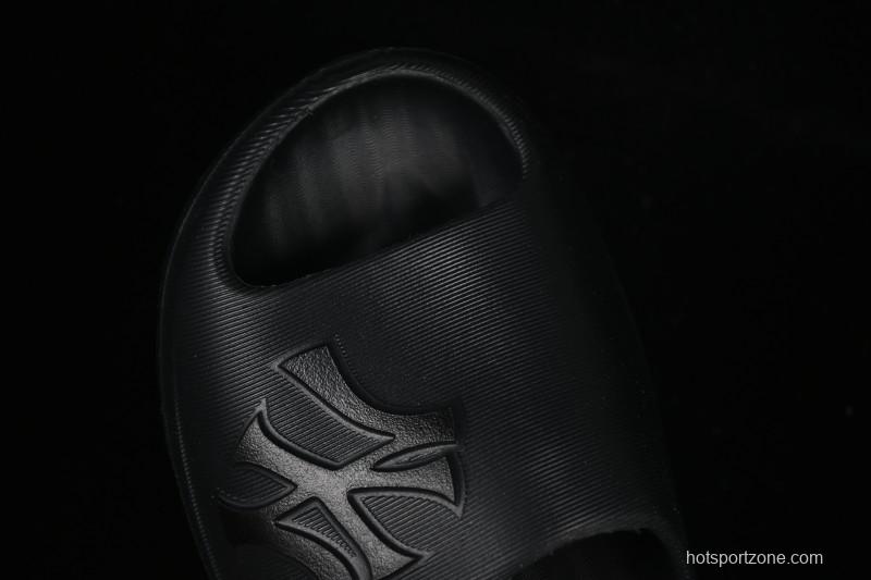 New York Yankees MLB Skipper Slide Summer Casual Sandals - 3ALPS015350BKS