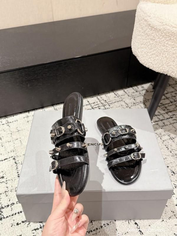 2025 Slippers Balenciaga Black Leather Metal Buckle KFY00289
