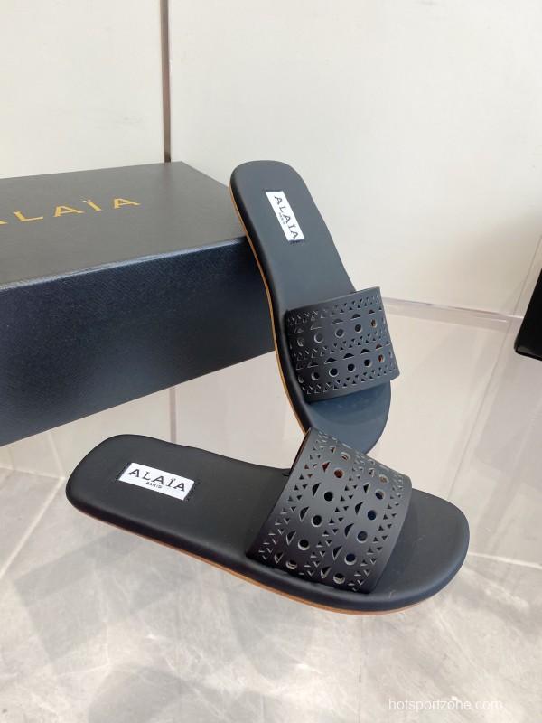 2025 Alaa Black Leather Slippers KFY00280