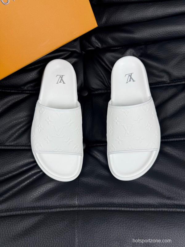 2025 Unisex Louis Vuitton White Leather Slippers AS00170