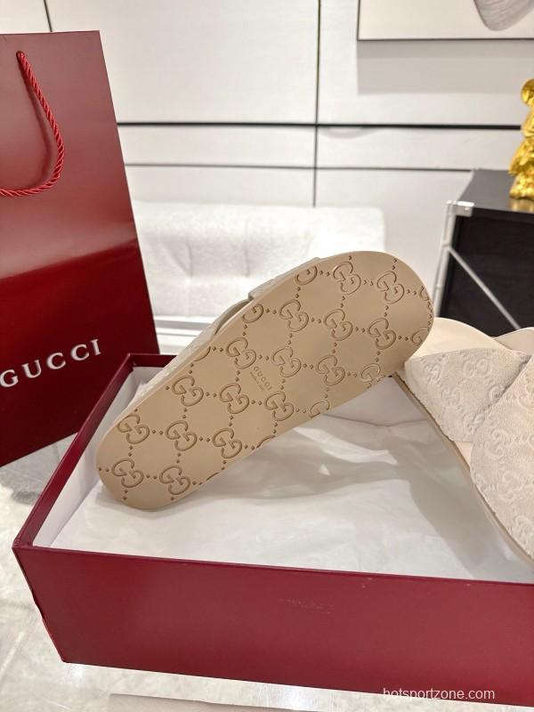 2025 Unisex Gucci Beige Suede Slippers Double G Embossed AS00240