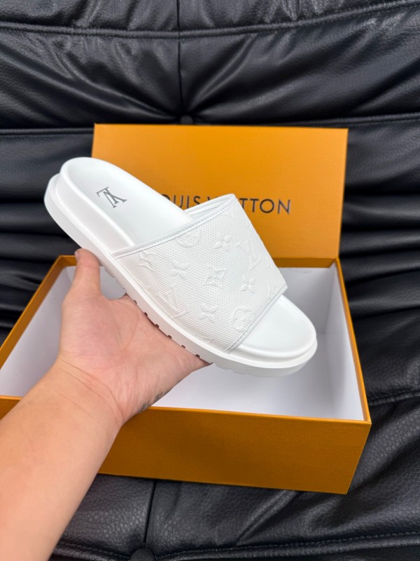 2025 Unisex Louis Vuitton White Leather Slippers AS00170