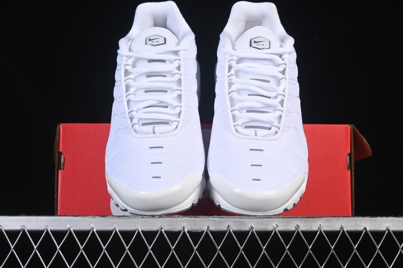Nike Air Max Plus Retro Running Shoes with Air Cushion - 604133-139