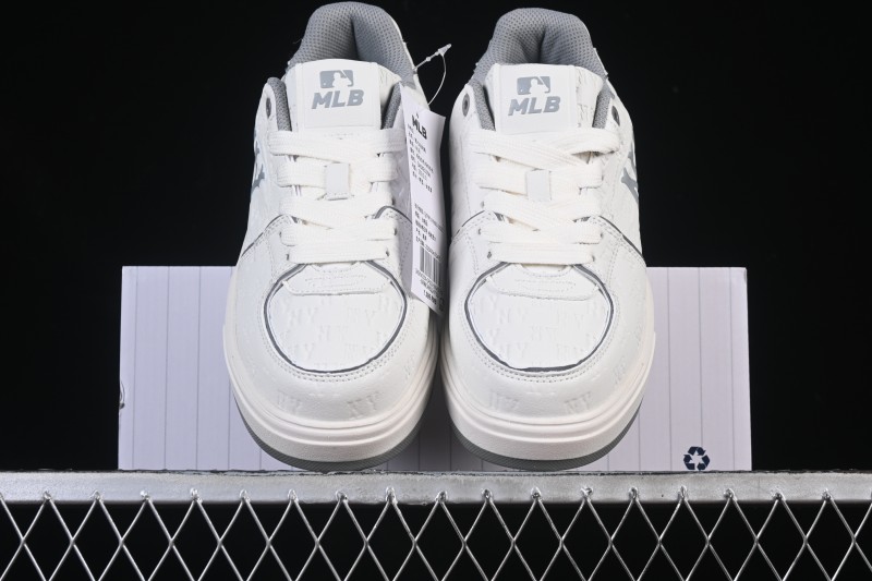 New York Yankees Bigball Chunky Embo Monogram Platform Sneakers - 3ASXE035N50GRS