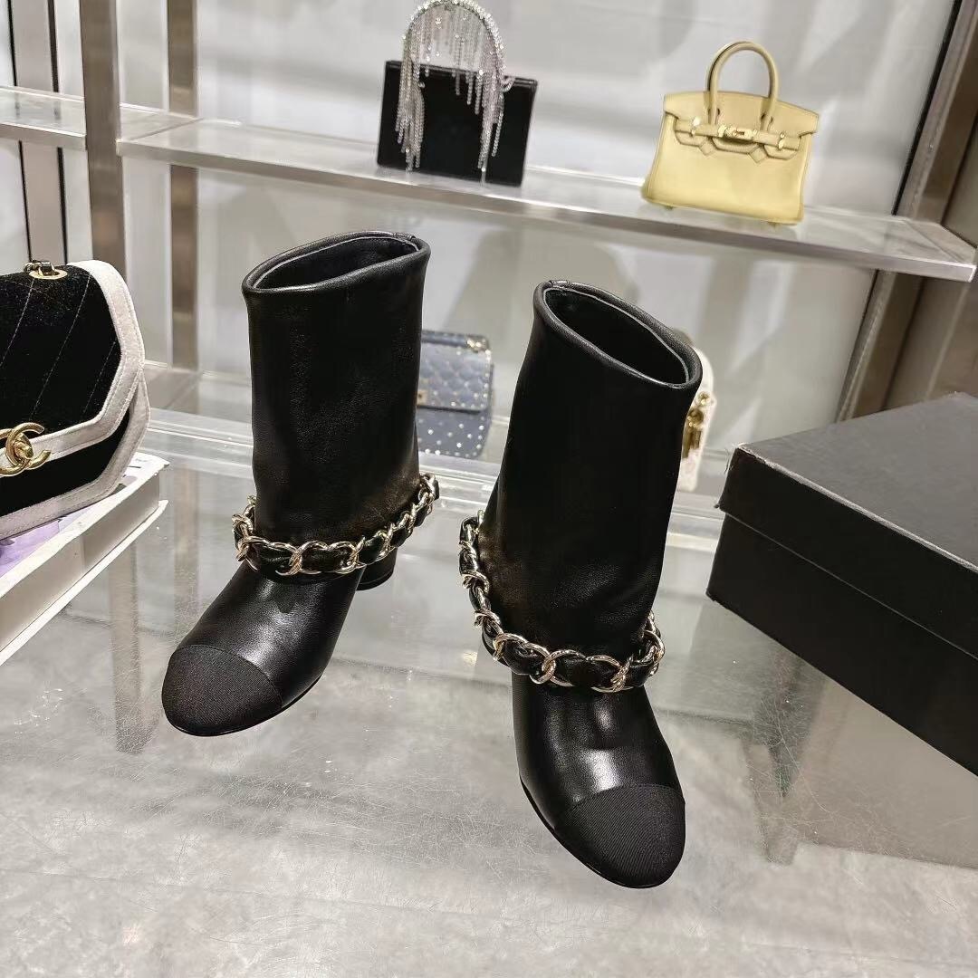 Chanel 2025/SS Chain Accent Block Heel Boots - LY00410