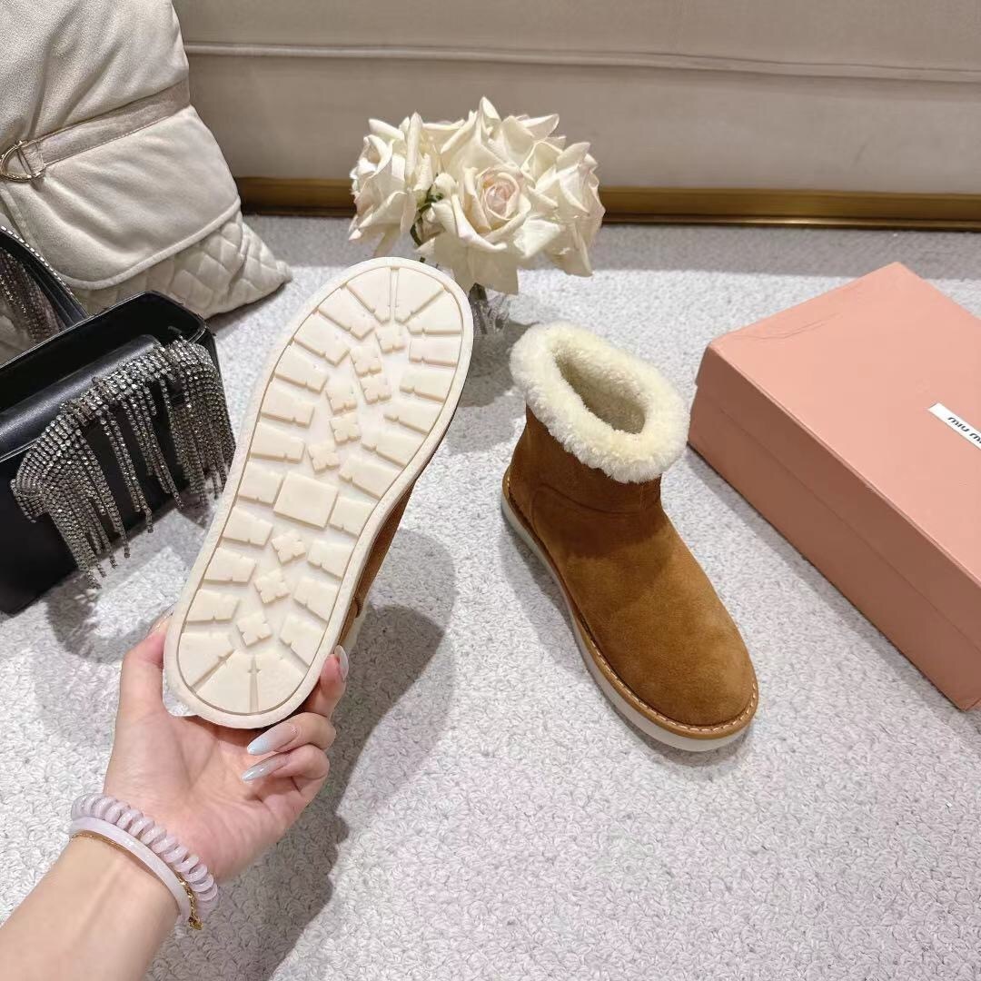 MIU MIU Snow Boots with Shallow Cut Design and Anti-Slip Sole - LY00300