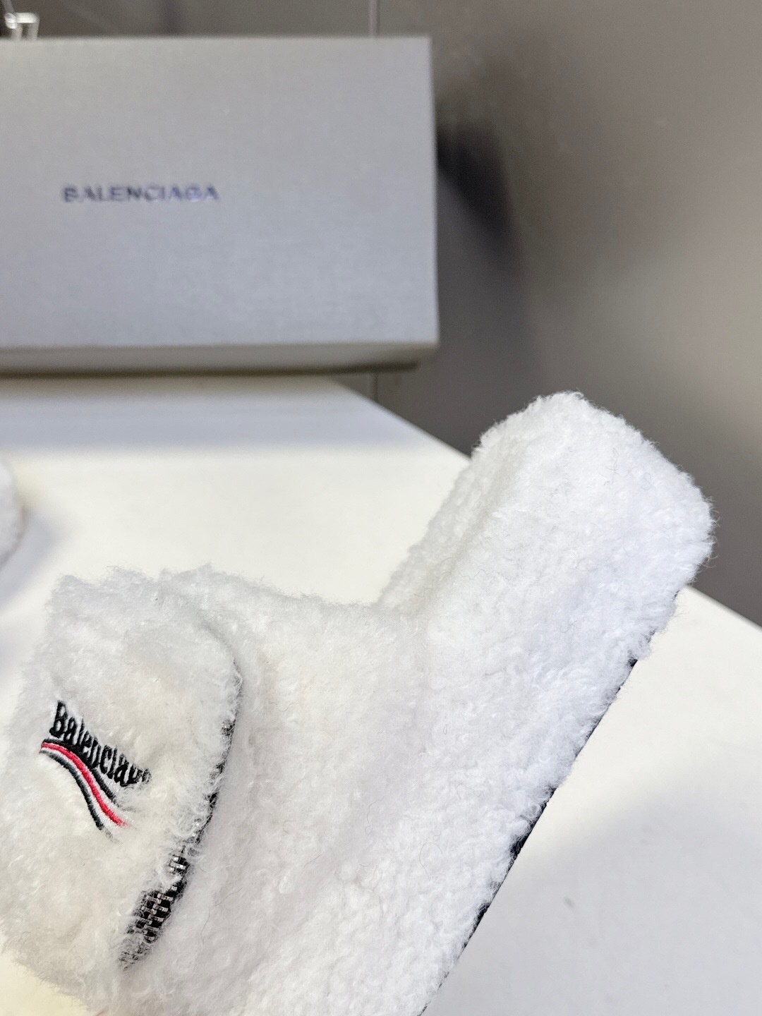 Balenciaga 2025 SS Couple Edition Coca-Cola Fur Slides - KFY00230