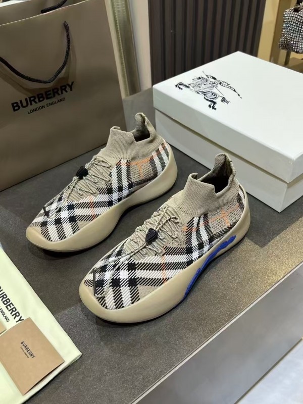 Burberry 2025/SS Italy Made Sneakers - KFY00280