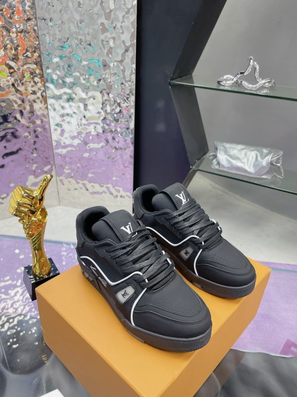 Louis Vuitton LV Trainer Maxi Sneakers with Multi-Color LED Charging Cable - AS00660