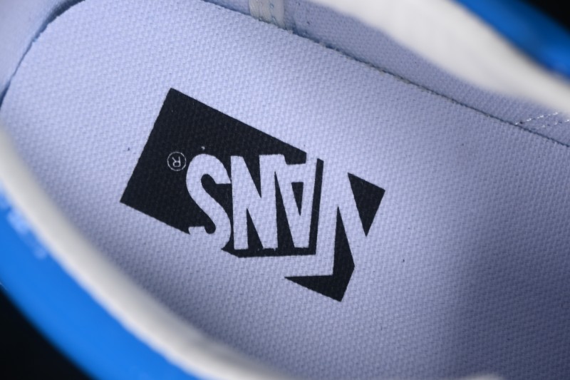Vans Old Skool Low-Top Skateboarding Shoes with Patent Leather Finish - VN000E8VCCZ