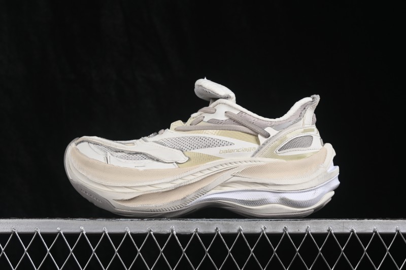 Balenciaga Jet Embossed Print Round-Toe Thick-Sole Low-Top Dad Shoes - WMRTN9191