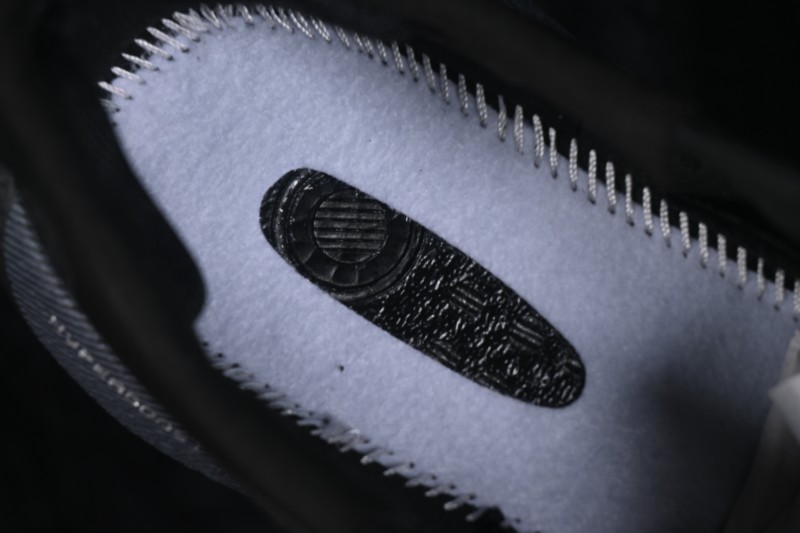 Adidas HyperBoost Edge M Running Shoes with Breathable Mesh and Responsive Cushioning - KJ0754